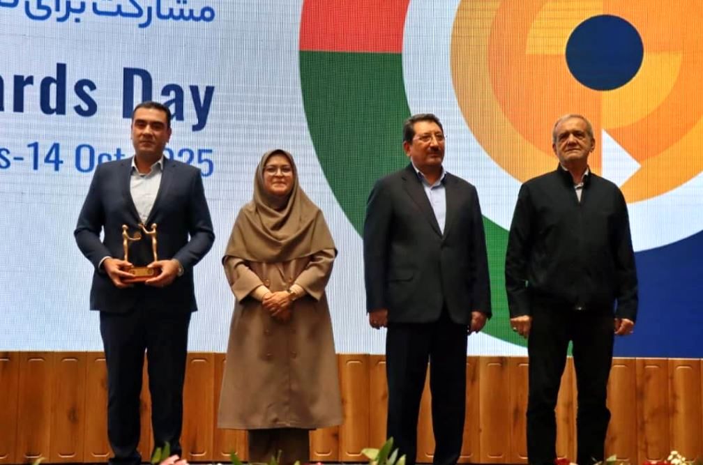 دریافت گواهینامه «واحد نمونه کشوری در کنترل کیفیت» توسط کشت و صنعت تکدانه